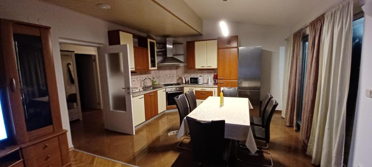 Apartment Nevena Omis Exterior photo